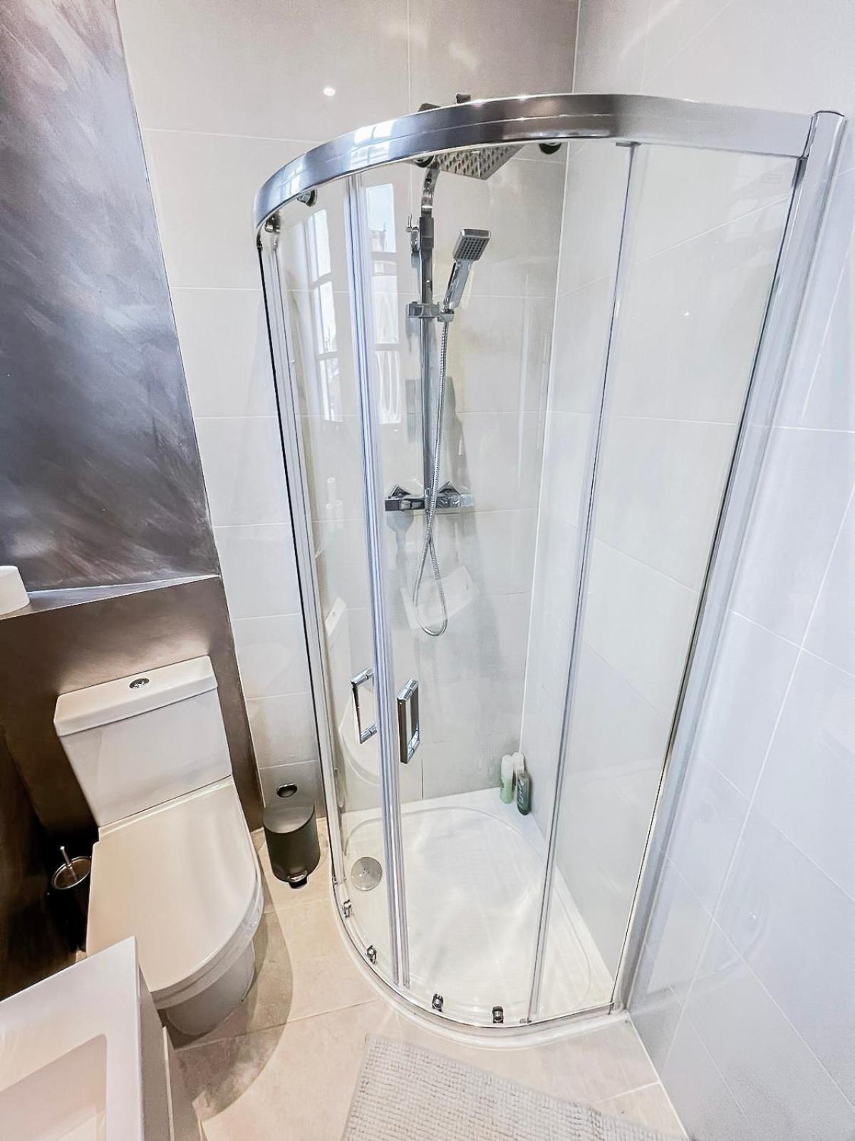לונדון 1-Bedroom Apartments In Shoreditch, Old Street, Hoxton מראה חיצוני תמונה